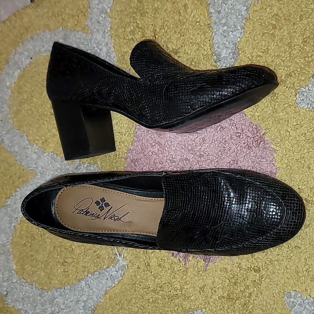 Patricia Nash black floral textured pumps slip on